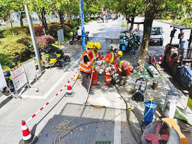  南丹UV-CIPP紫外光固化修复